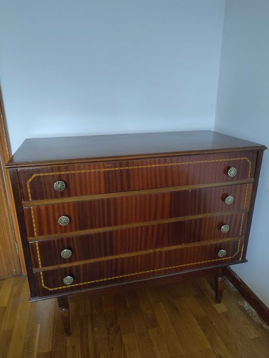 Cómoda de gavetas vintage