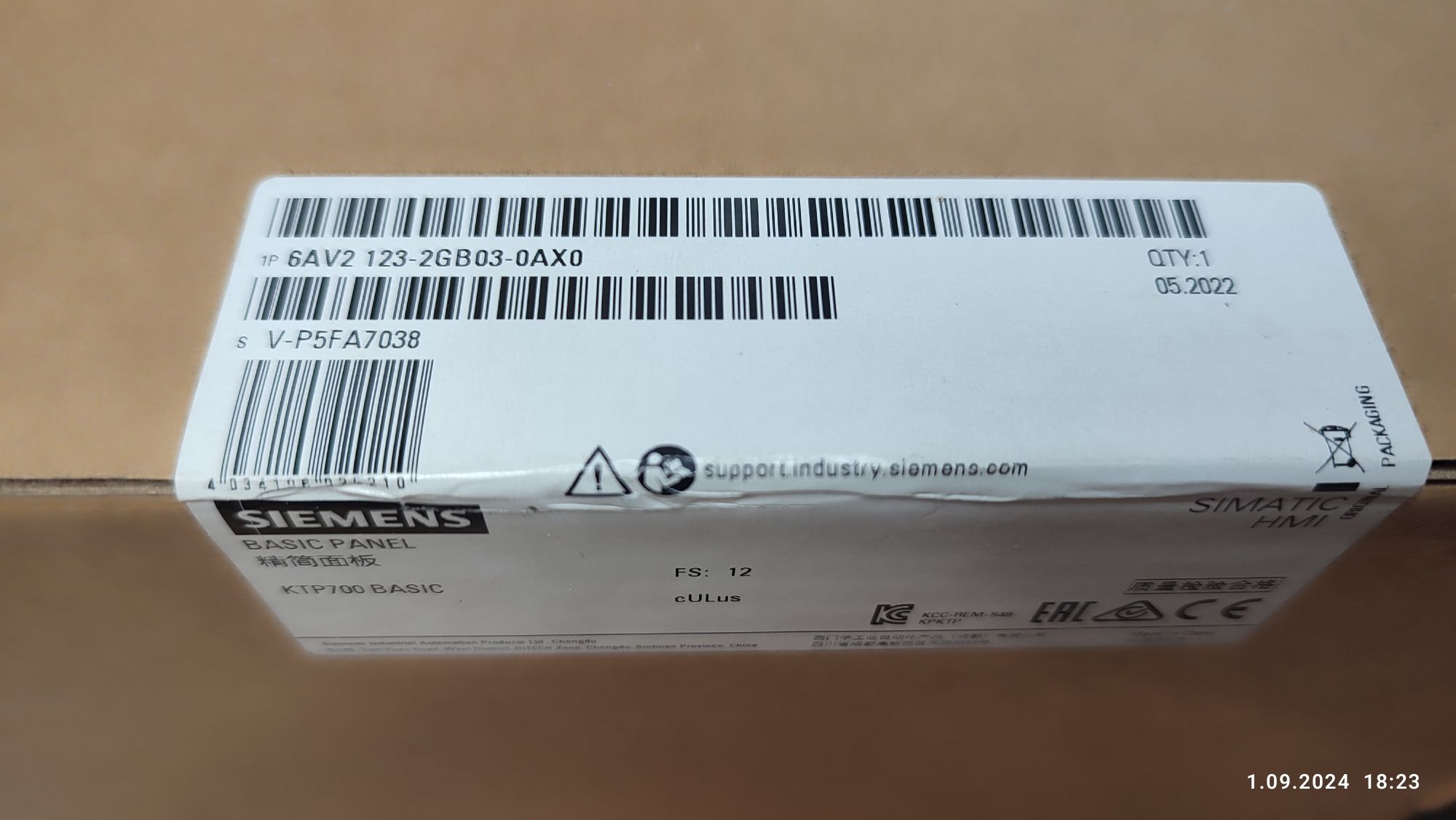 Panel operatorski Siemens 6AV2 123-2GB03-0AX0. KTP700 Basic