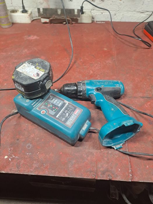 Шуруповерт макіта