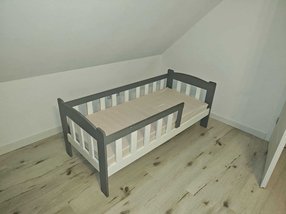 Łóżko dzieciece rozm. 166x76 cm