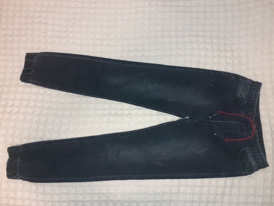 Джинси чорні стан нових
