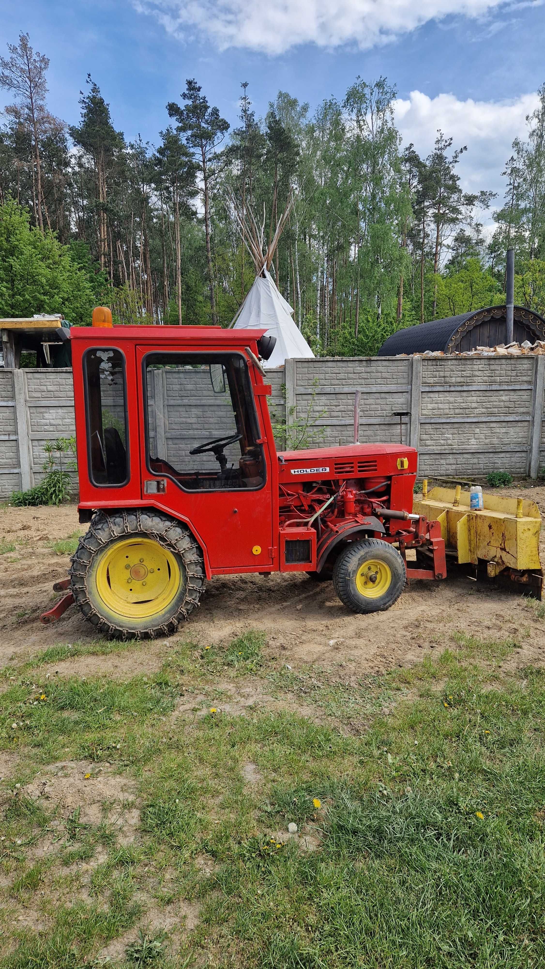 Ciągnik Holder - podnośnik, pług do śniegu