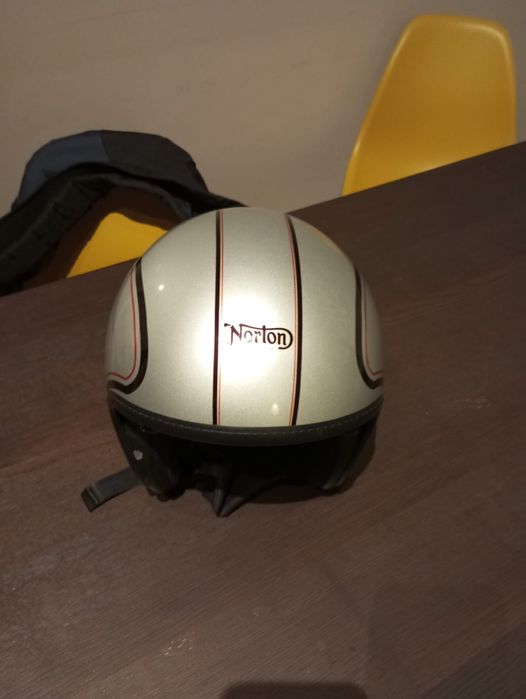 Capacete Norton cinzento