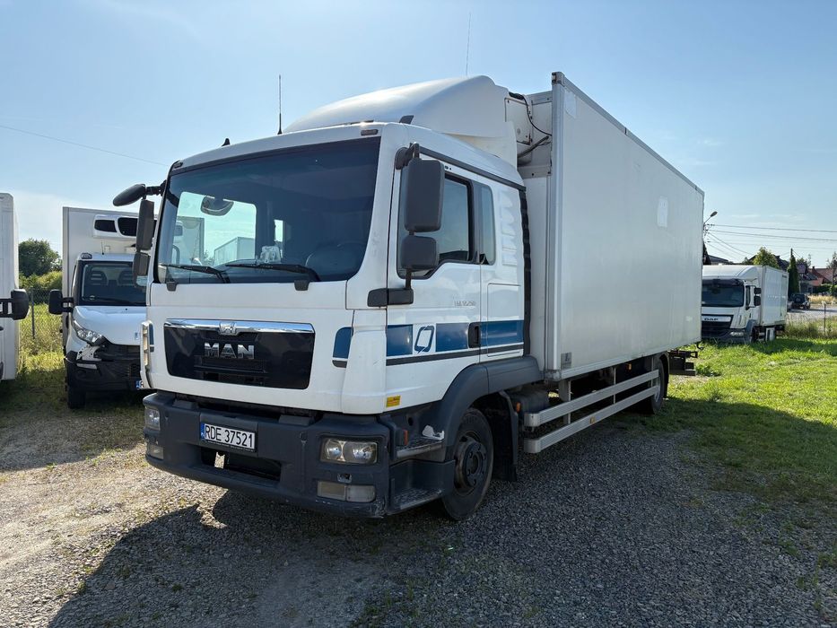 MAN TGL 12.250  Man TGL 12.250 chłodnia izoterma 2 komory