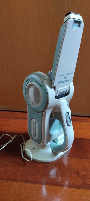 Aspirador Black and Decker sem fios recarregável