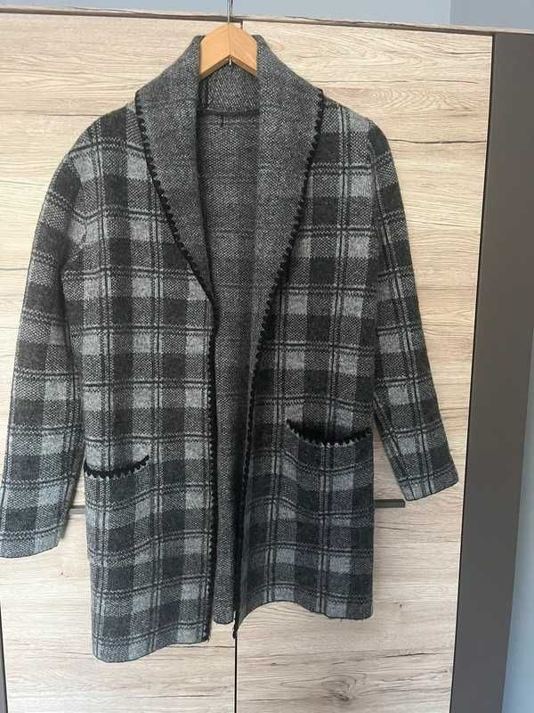 dłuższy sweter /narzutka