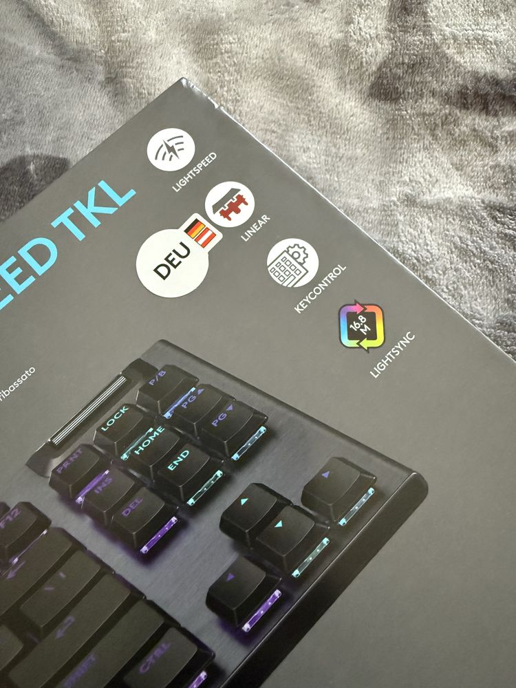 ігрова клавіатура Logitech G G915 X Lightspeed TKL