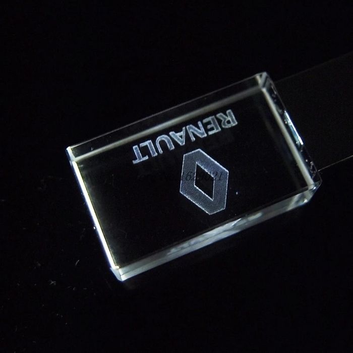 Pen peugeot  citroen /Renault 64 gb nova com portes incluídos