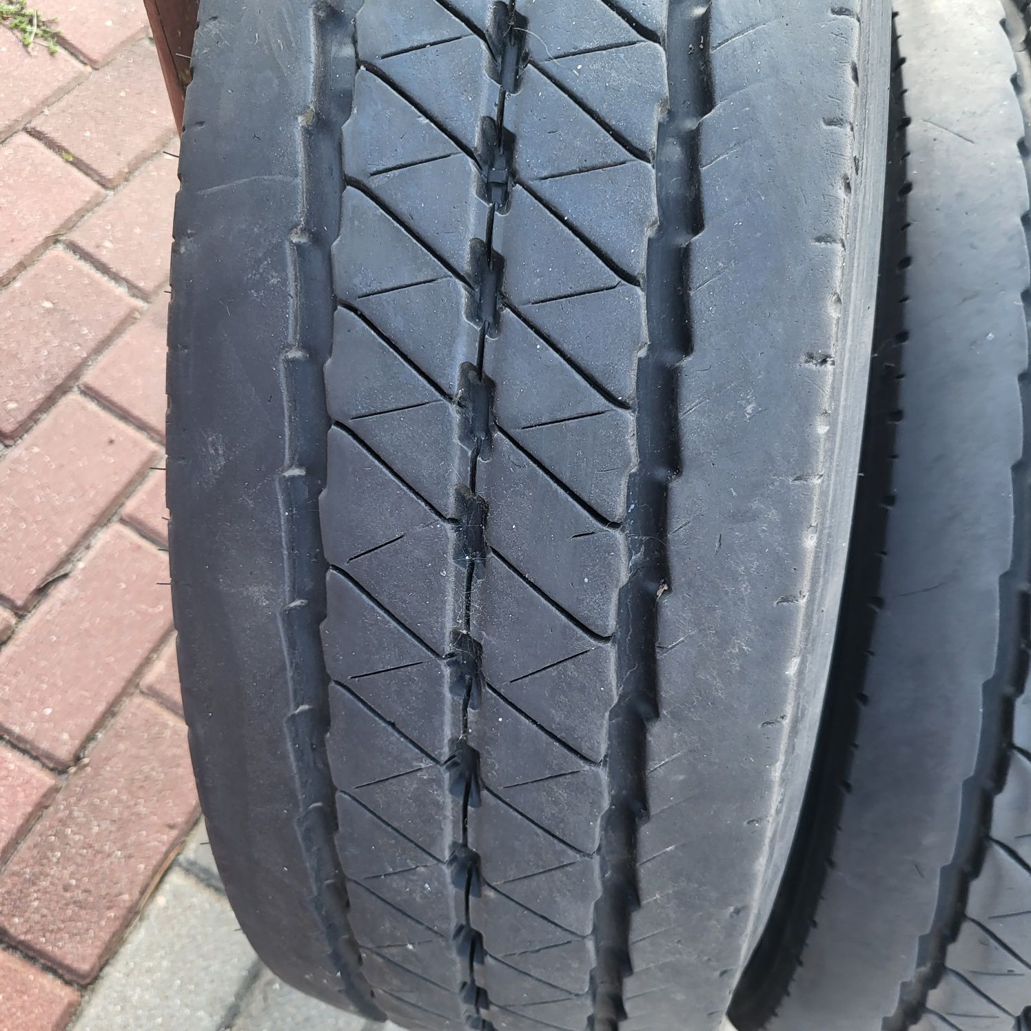 Opony Goodyear 245/70 R 17,5