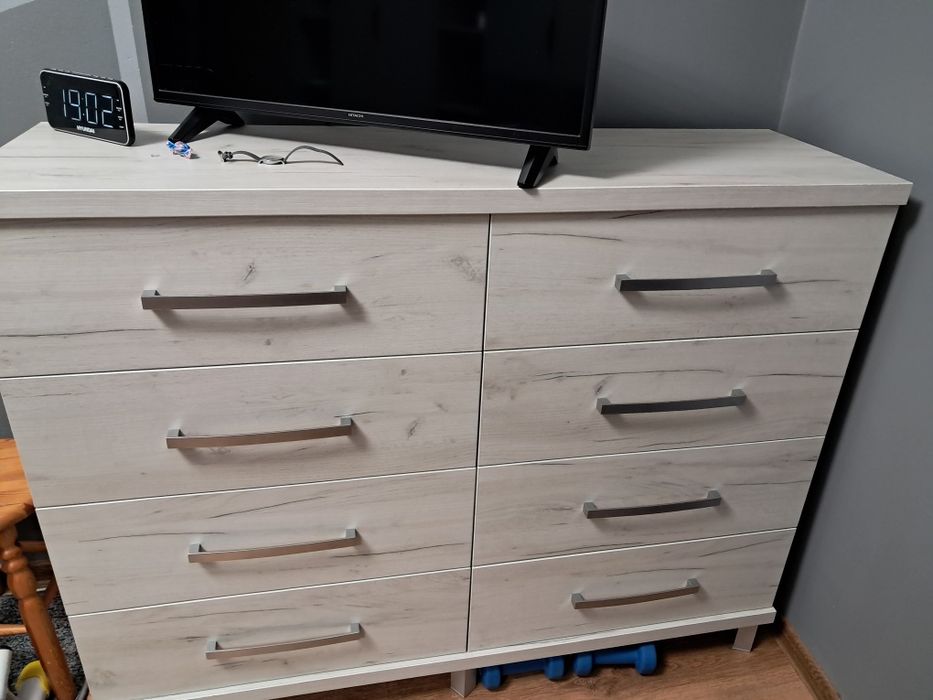 Szafa/komoda biała 8 szuflad zamodomykające