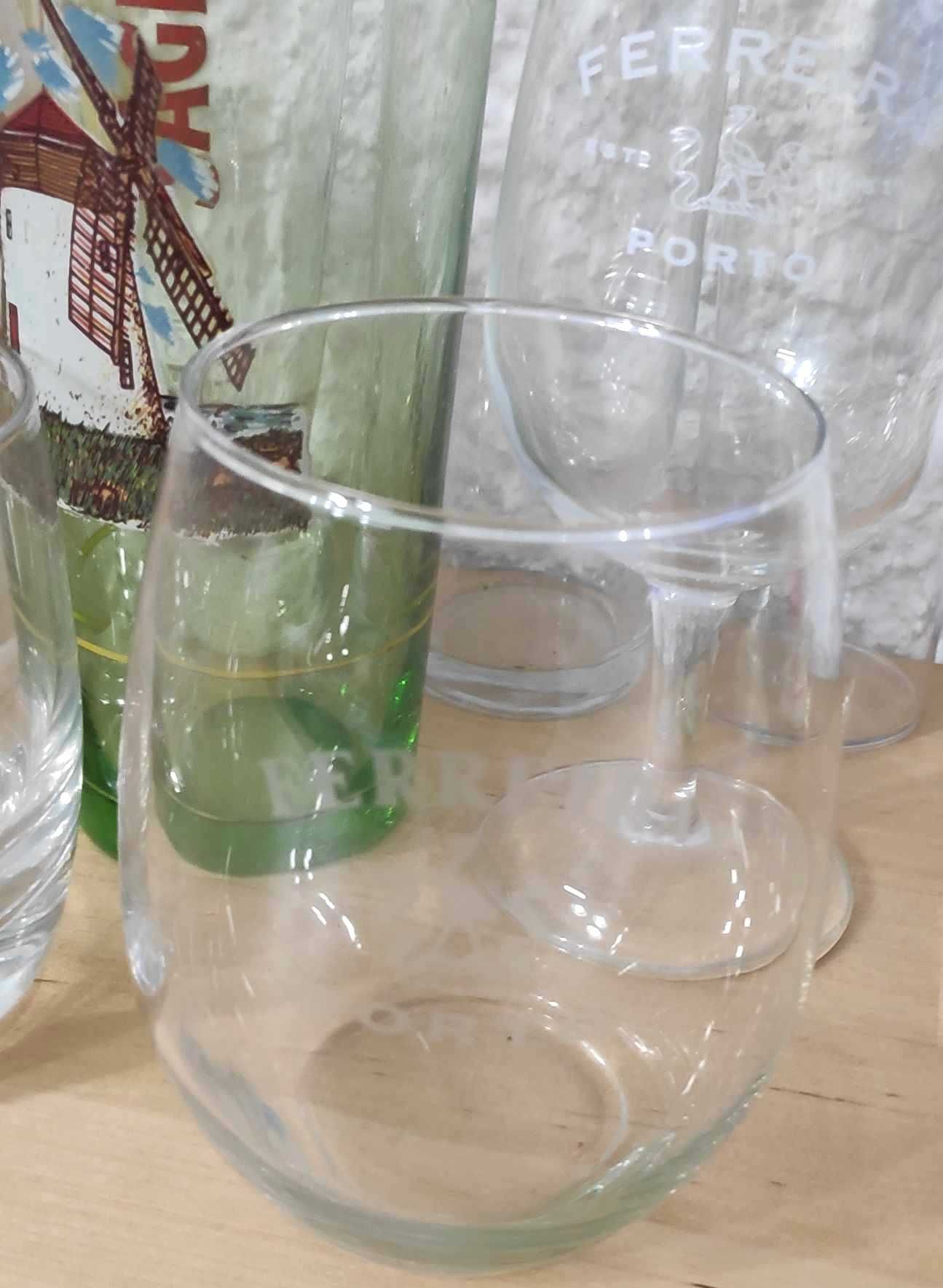 Conjunto 14 copos vários. Coleções isoladas.