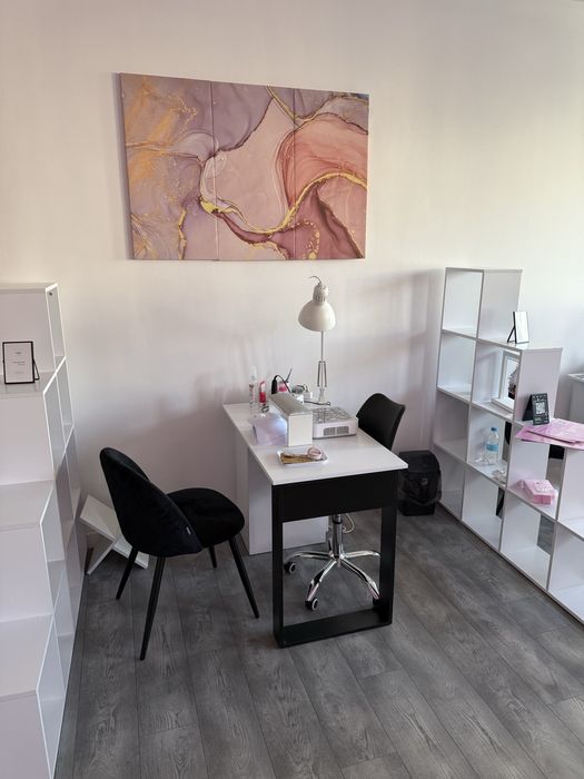 Крісло реклайнер масажне стіл манікюрний