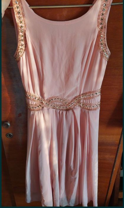 Сукня для дівчини рожевого кольору