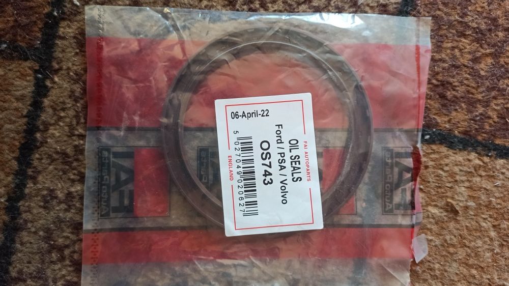 Сальник коленвала