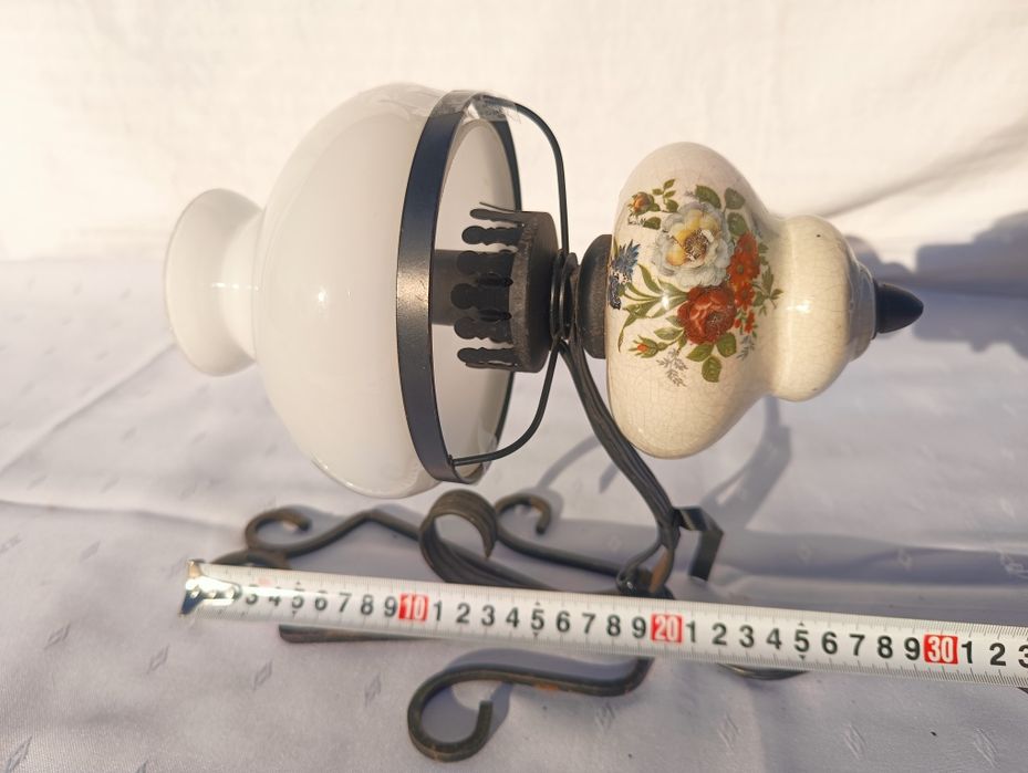 Stylowy zdobiony kinkiet