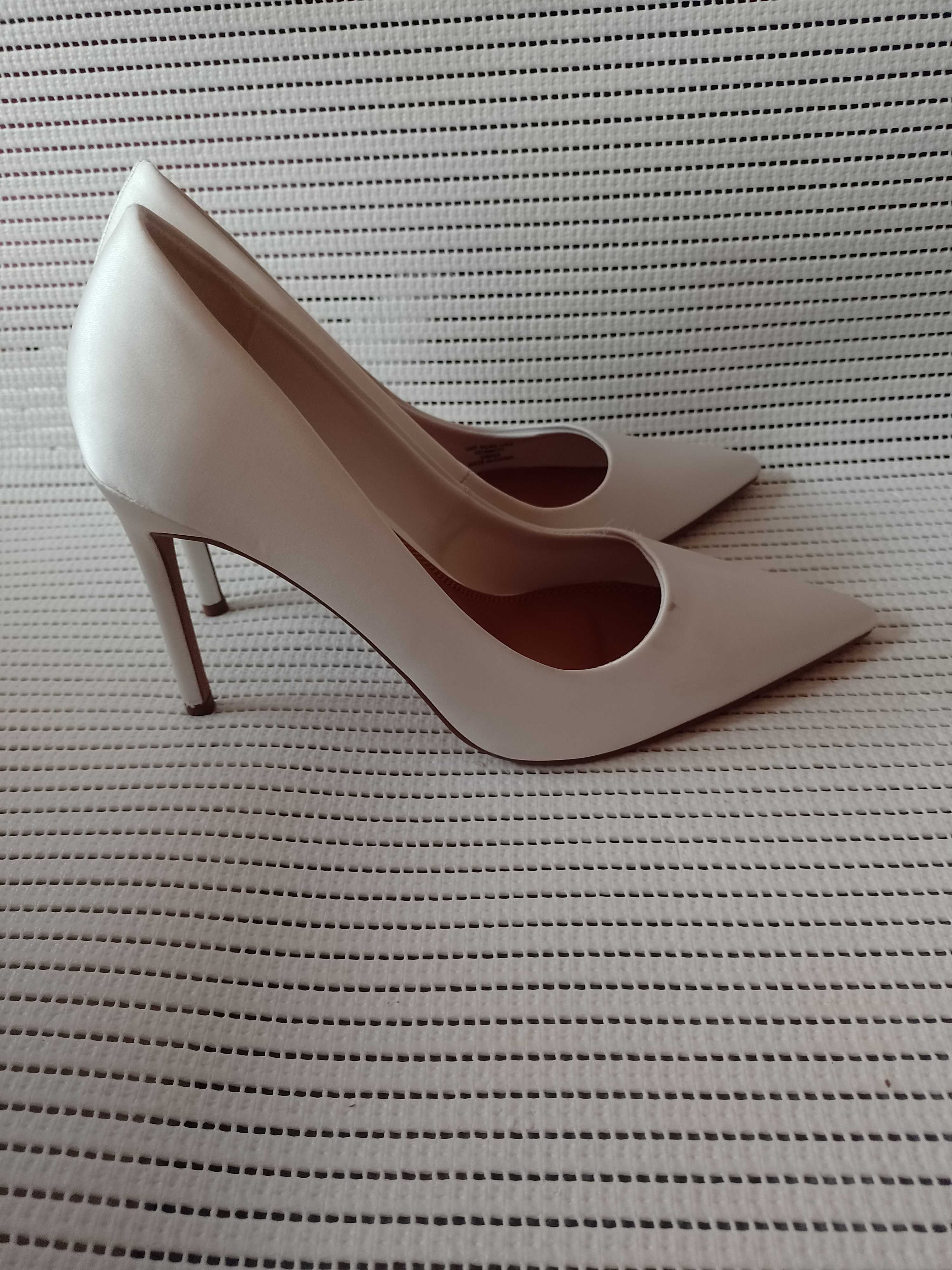 (40) ASOS/ Białe czółenka szpilki ślubne z Londynu, NOWE