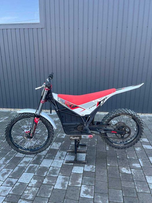 Електромотоцикл Arctic Leopard