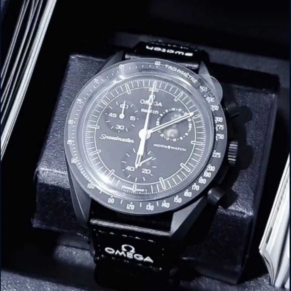 Ekskluzywne SO33B700 - Snoopy x Omega x Swatch Collab