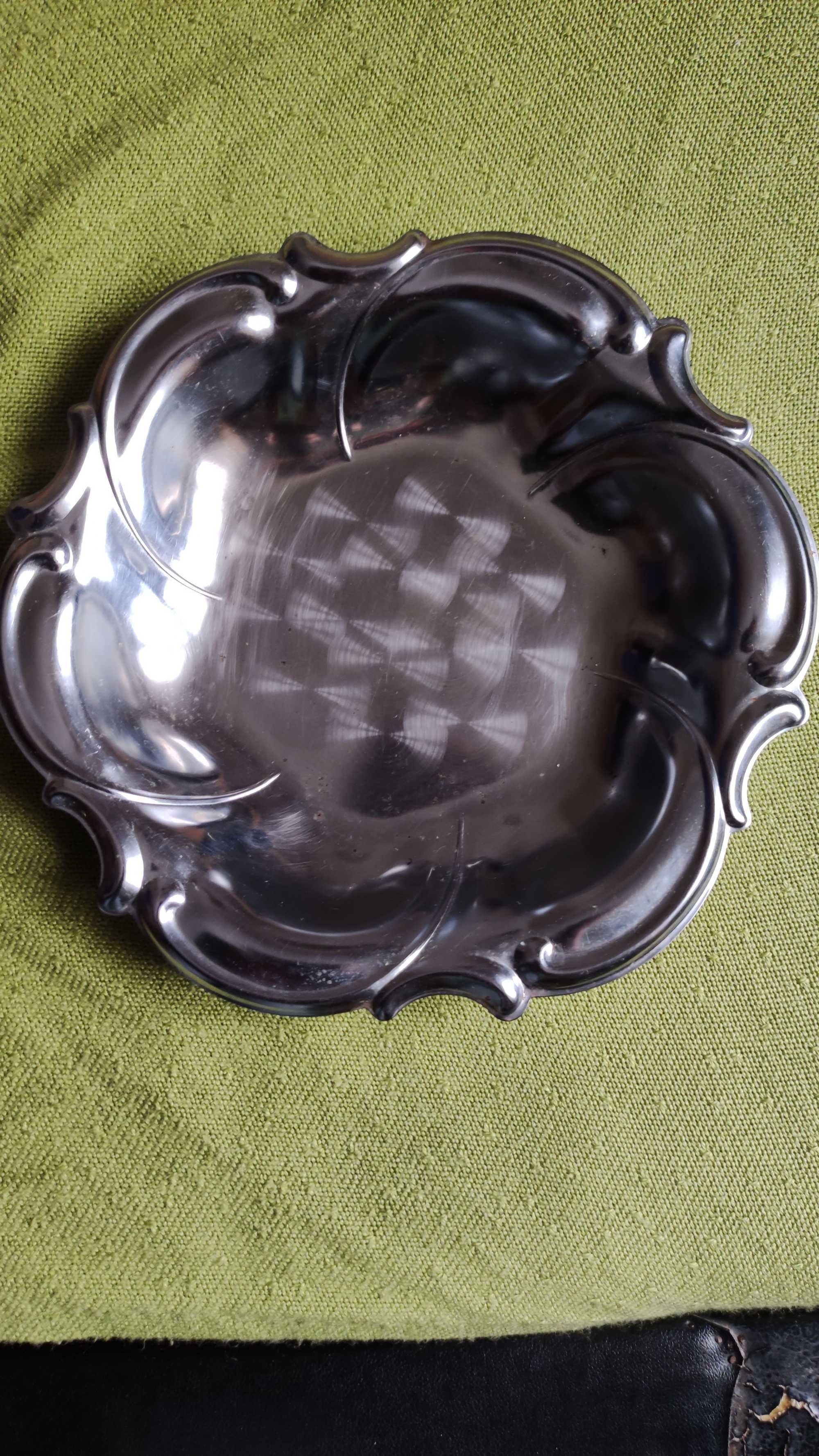 Patera ozdobna ze stali nierdzewnej z epoki PRL-u