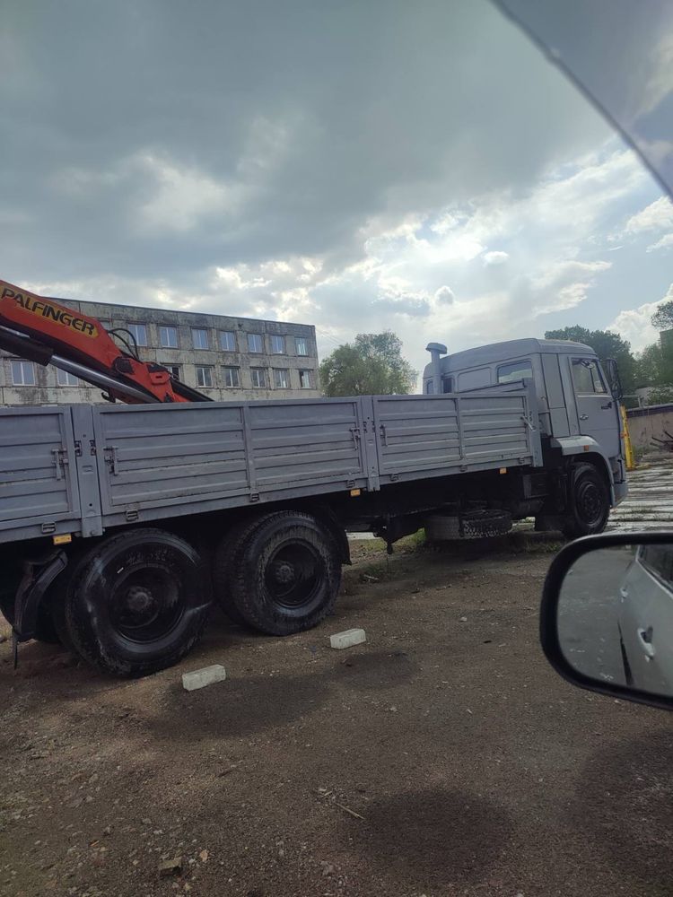 Манипулятор на бпще КАМАЗА