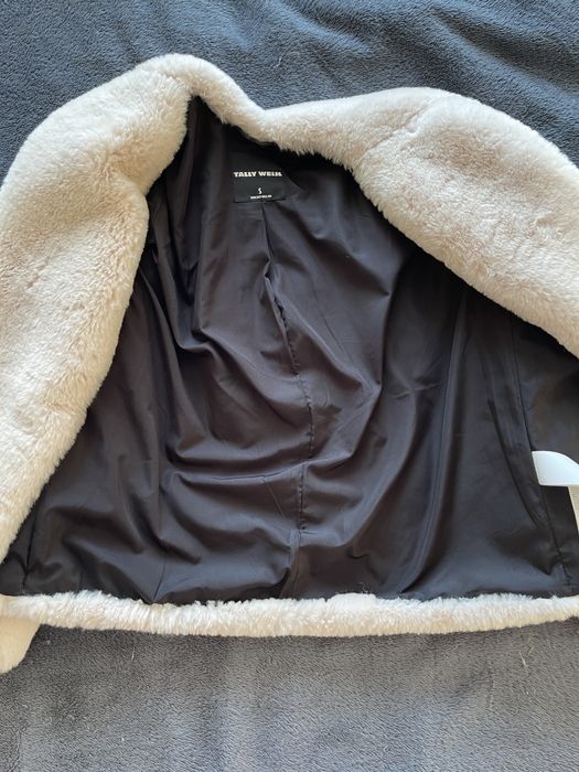 Стильна шубка Tally Weijl