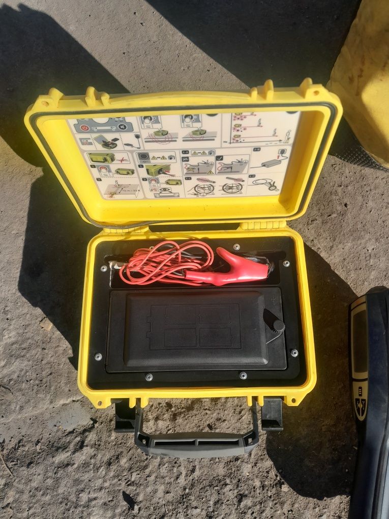Radiodetektor z generatorem Leica dd220 smart wykrywacz
