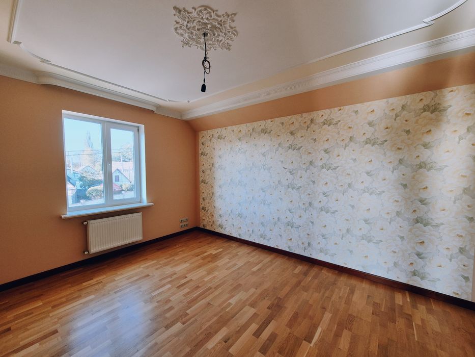 Новий окремий двоповерховий будинок з якісним ремонтом Центр р-н Подол