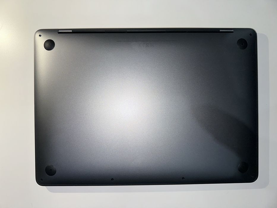 MacBook Pro 13’ M1 + Magic Mouse 2