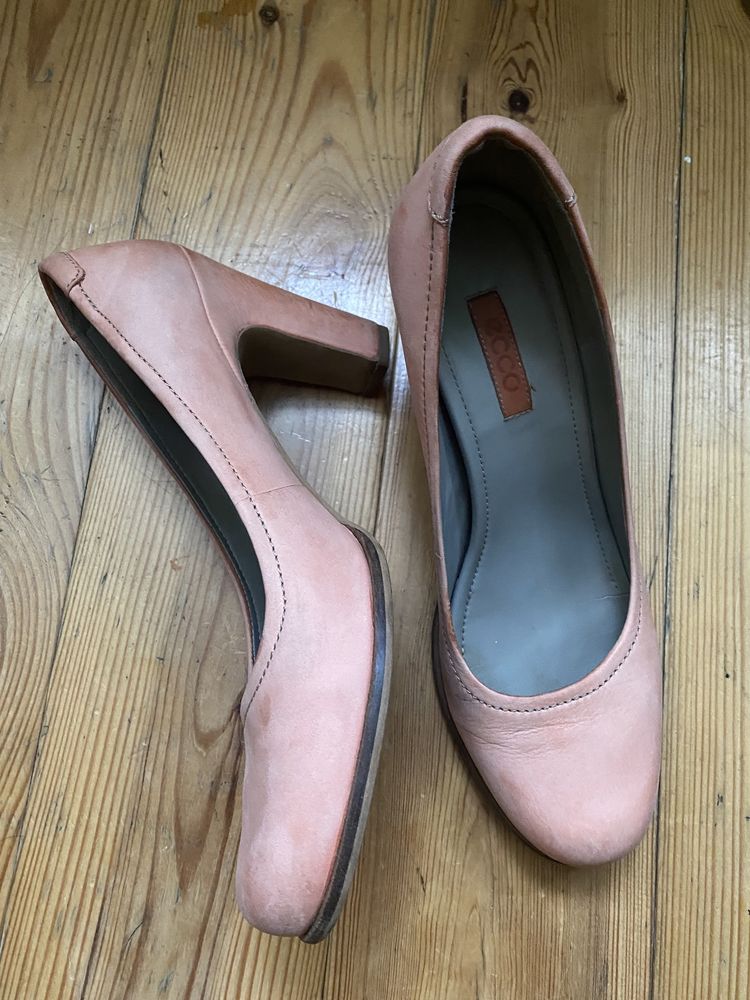 ECCO туфли на каблуке 41 размер розовые кожаные