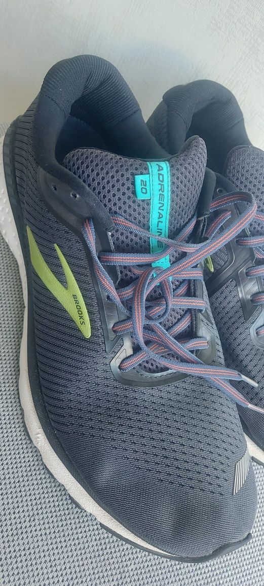 Кроссовки Brooks 45.5 розмер