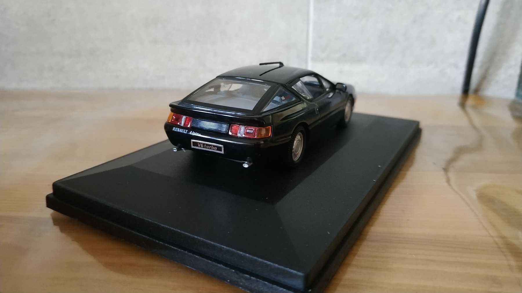 Renault Alpine V6 Turbo (Universal Hobbies) 1/43 1:43