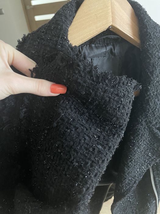 Czarny żakiet AMISU