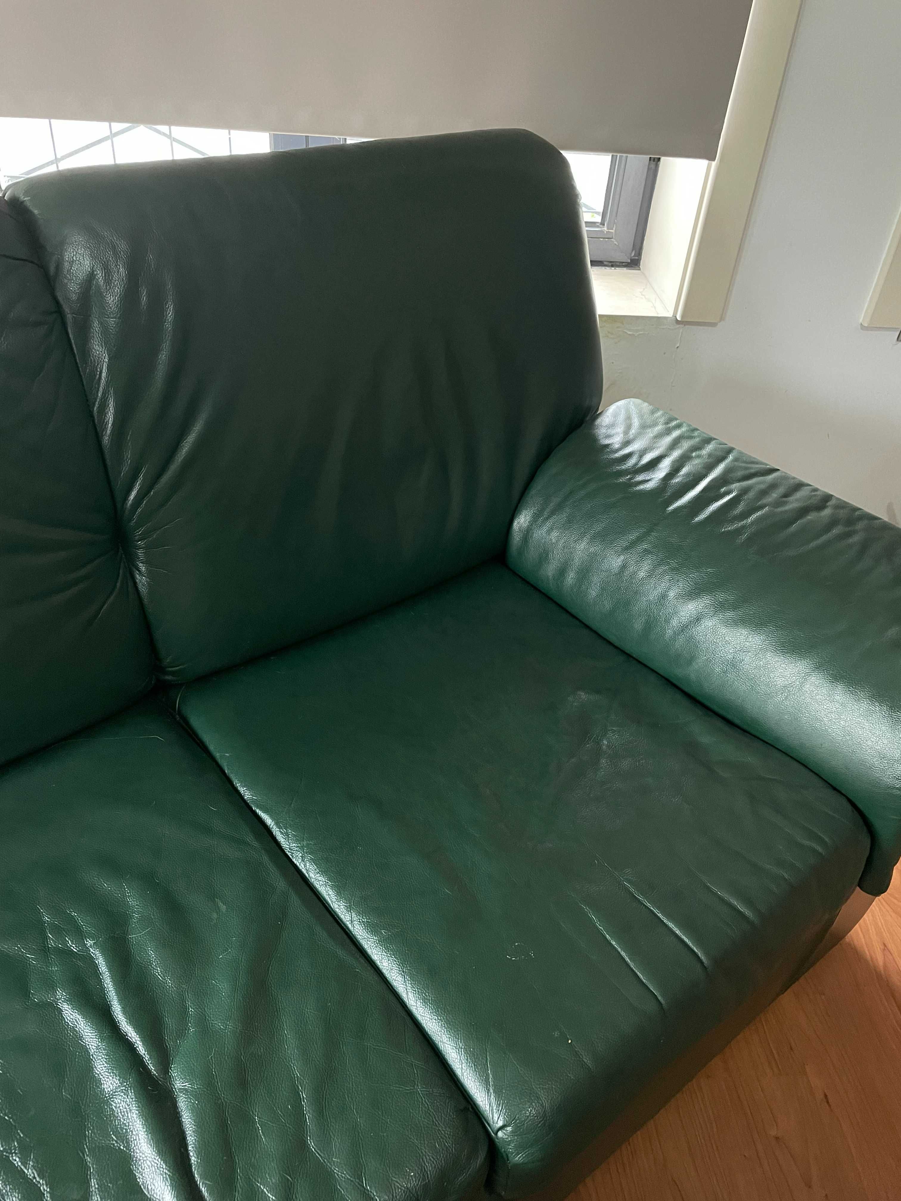 Conjunto de sofás em pele - de 2 e 3 lugares + sofá cama