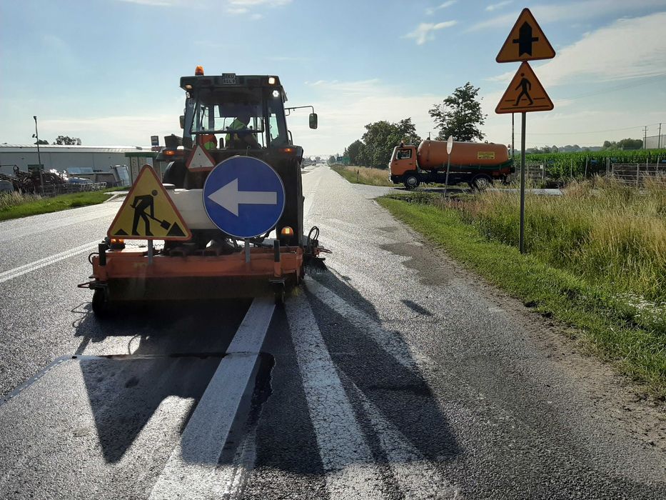 Zamiatarka szczotka podlewanie mechaniczne plac budowy drogi wywrotka