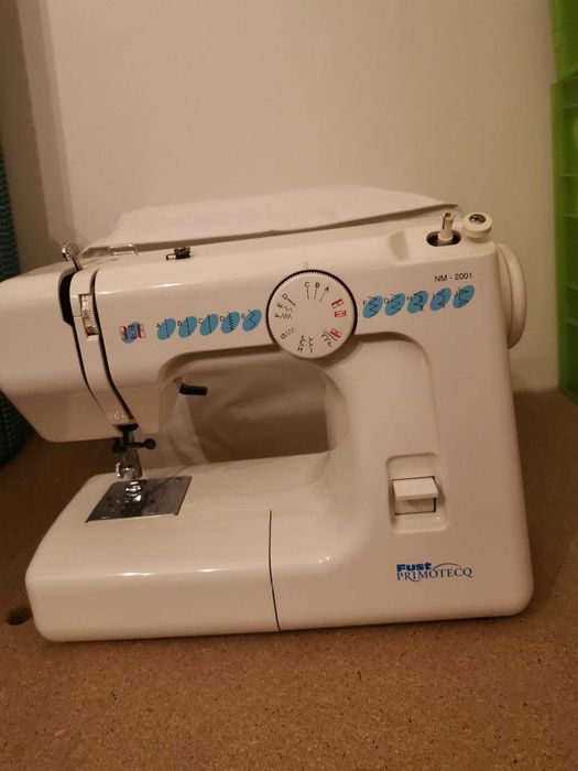 Máquina de costura Fust Primotecq