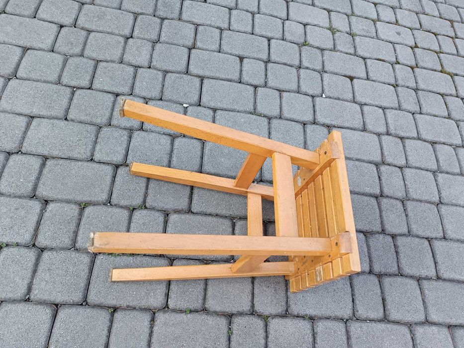 Taboret drewniany