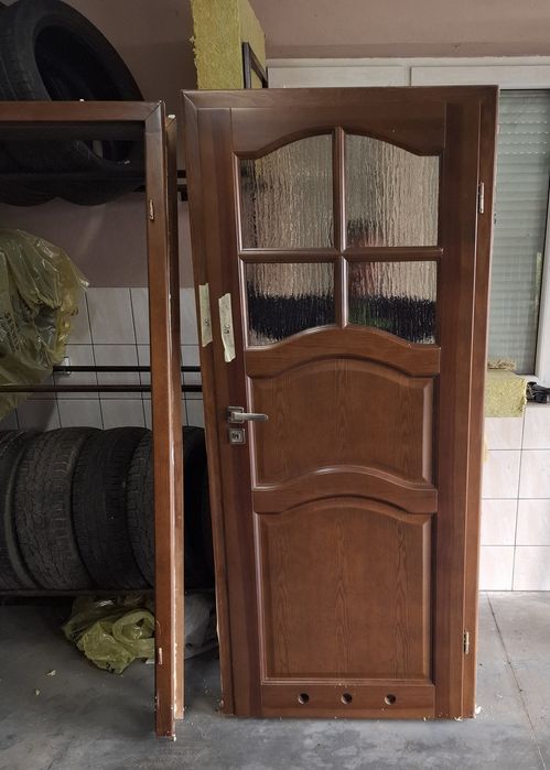 Komplet drzwi wewnętrznych 80 z ościeżnicą regulowaną z demontażu