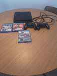 PlayStation 4 Slim 1TB + 3 jogos + 2 comandos