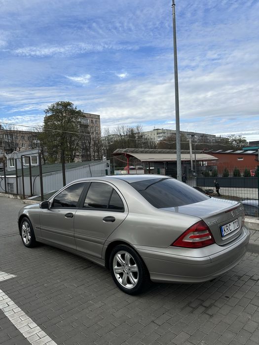 Продаю Мерседес w203 2.2 дизель в хорошому технічному стані!