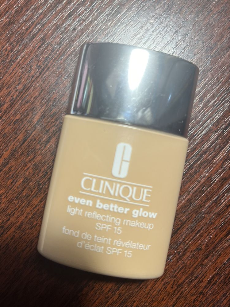 Clinique Even Better Makeup SPF15 28Avory