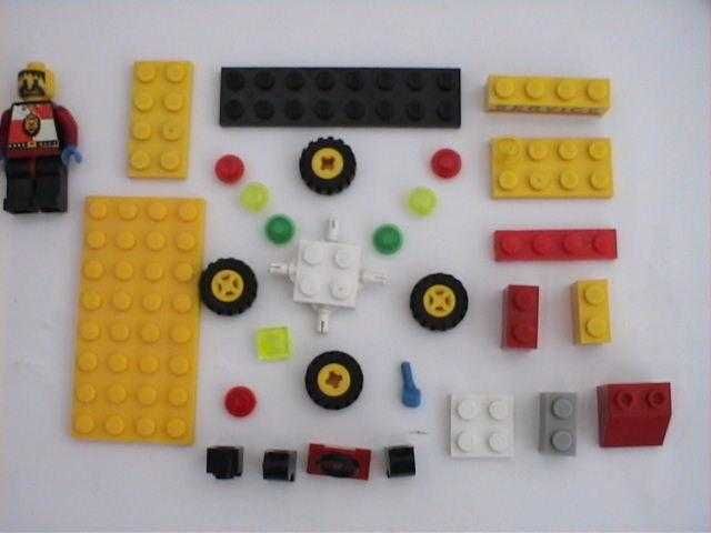 Фигурки Lego (Лего) “Волшебный сундучок” и Cobi (Коби).