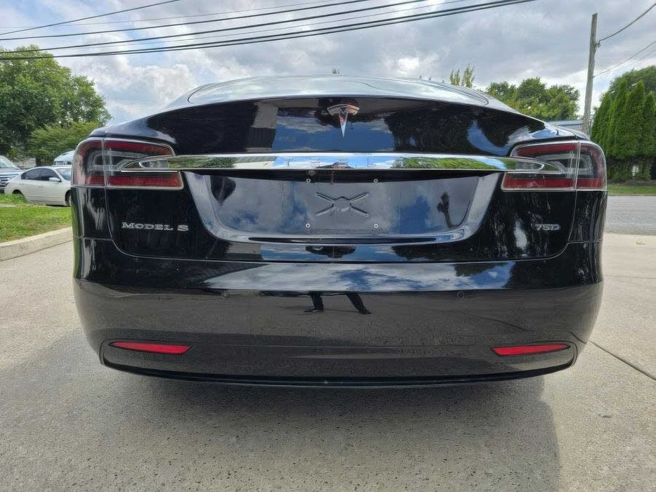 Tesla Model S 75D      2019
