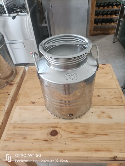 Mesas em Madeira para Café ou Restaurante