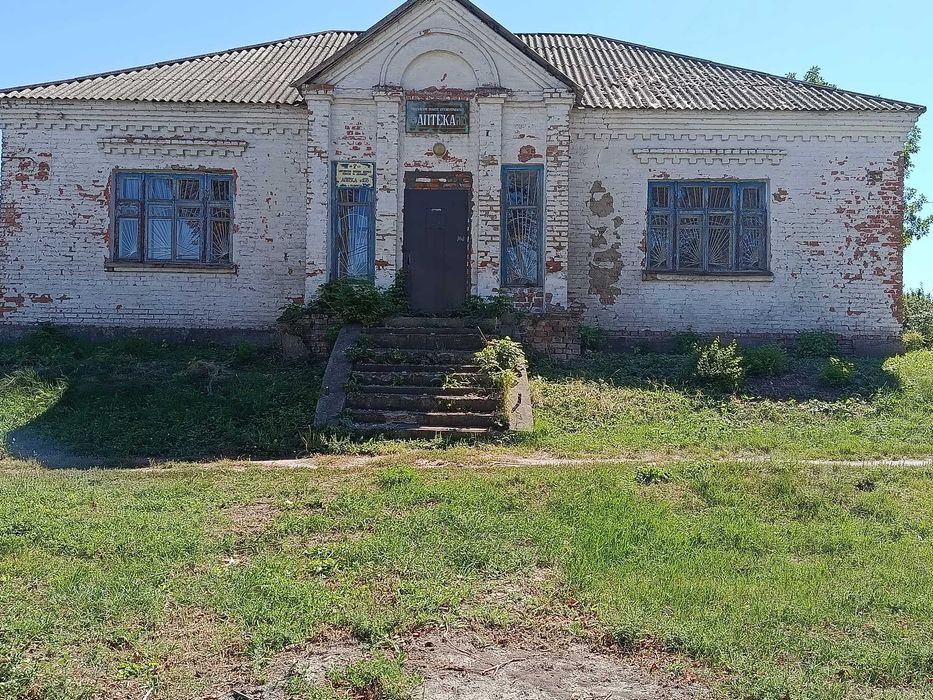 Одноповерхова будівля S= 152,2 м2. Градизьк, вул Героїв Дніпра 13