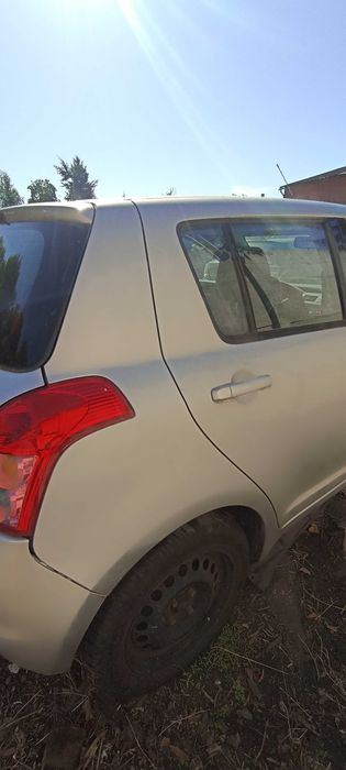 klapa tył tylna szyba suzuki swift mk IV  lak zcc