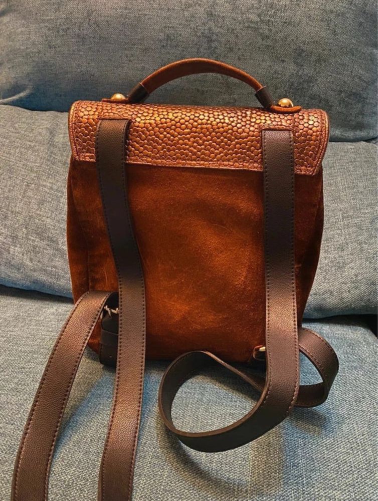 Mochila em pele MLV