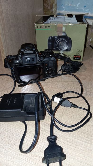 Fujifilm FinePix HS25EXR