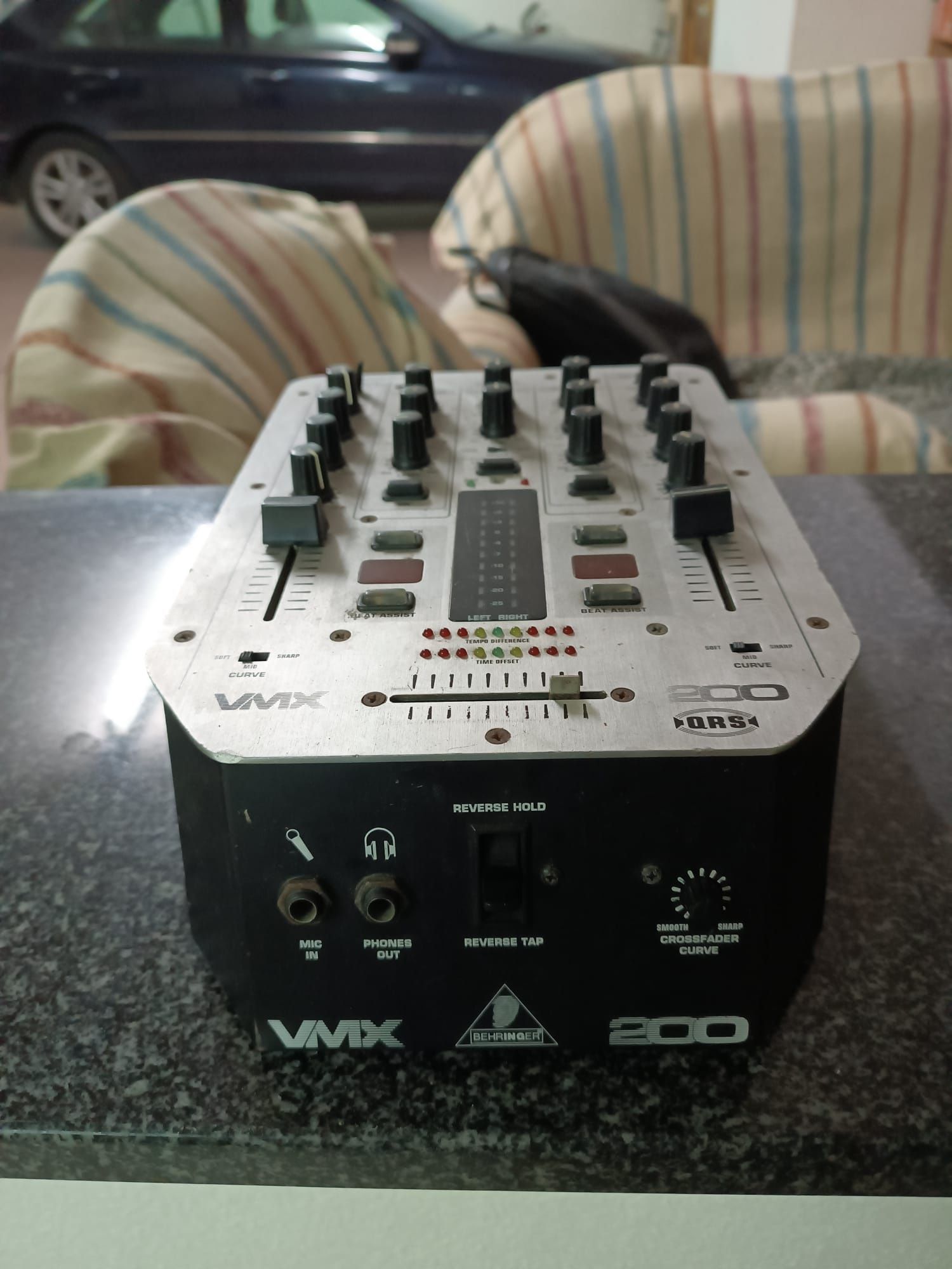 Mixer VMX 200 - Behringer