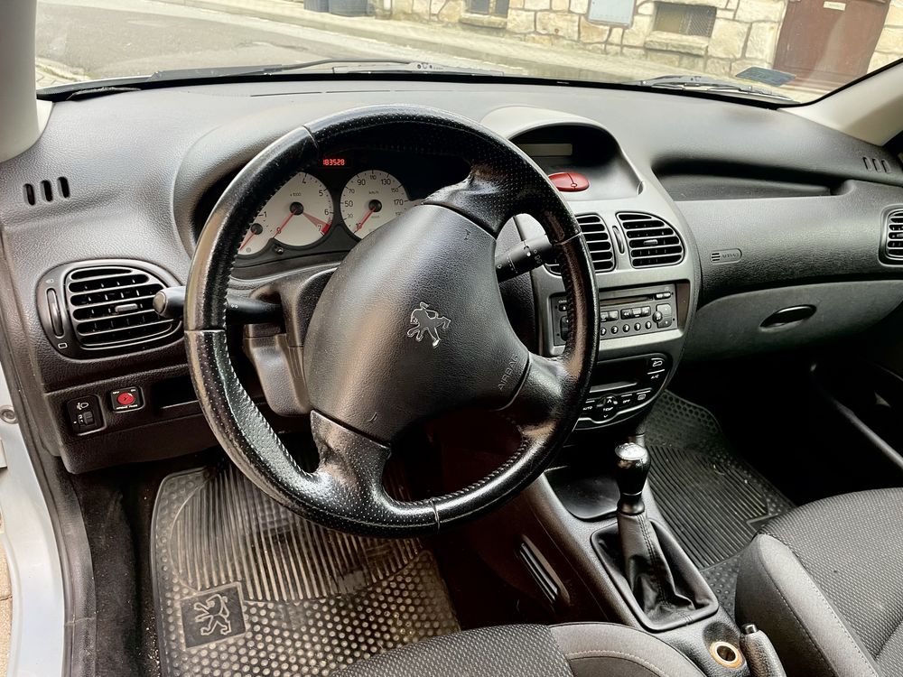 Peugeot 206 1.4 2005 długie opłaty | klima