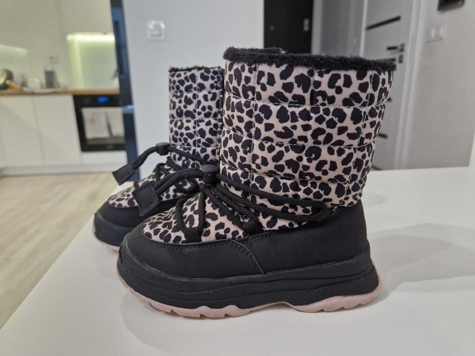 Buty zimowe, śniegowce dla dziewczynki Reserved rozmiar 27